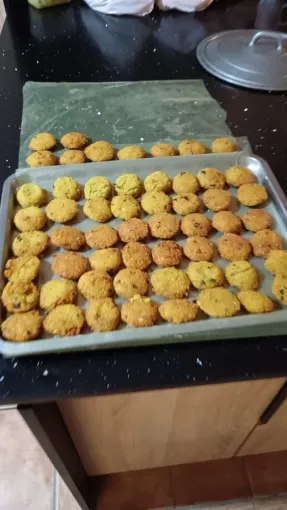 Manger de bons bonbons piments à Cilaos, Cilaos, Chez James