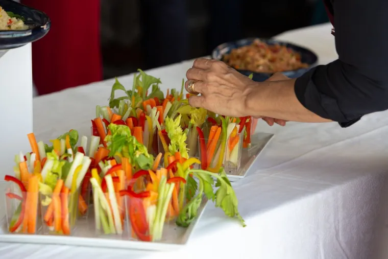 Commander un achard de légume pour un repas de baptême, Cilaos, Chez James